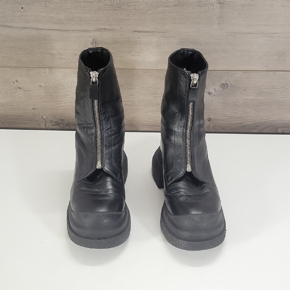 Stuart Weitzman Black Front-Zip Leather Ankle Boots Sz 9